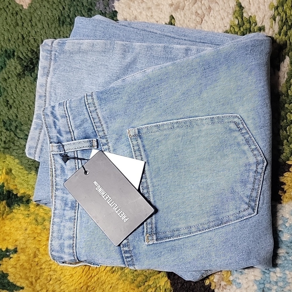 Pretty Little Thing Light Wash Asymmetrical Waistband  Denim NWTs - Picture 8 of 10